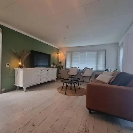 De Vier Jaargetijden Chalet Jungle * Voorthuizen